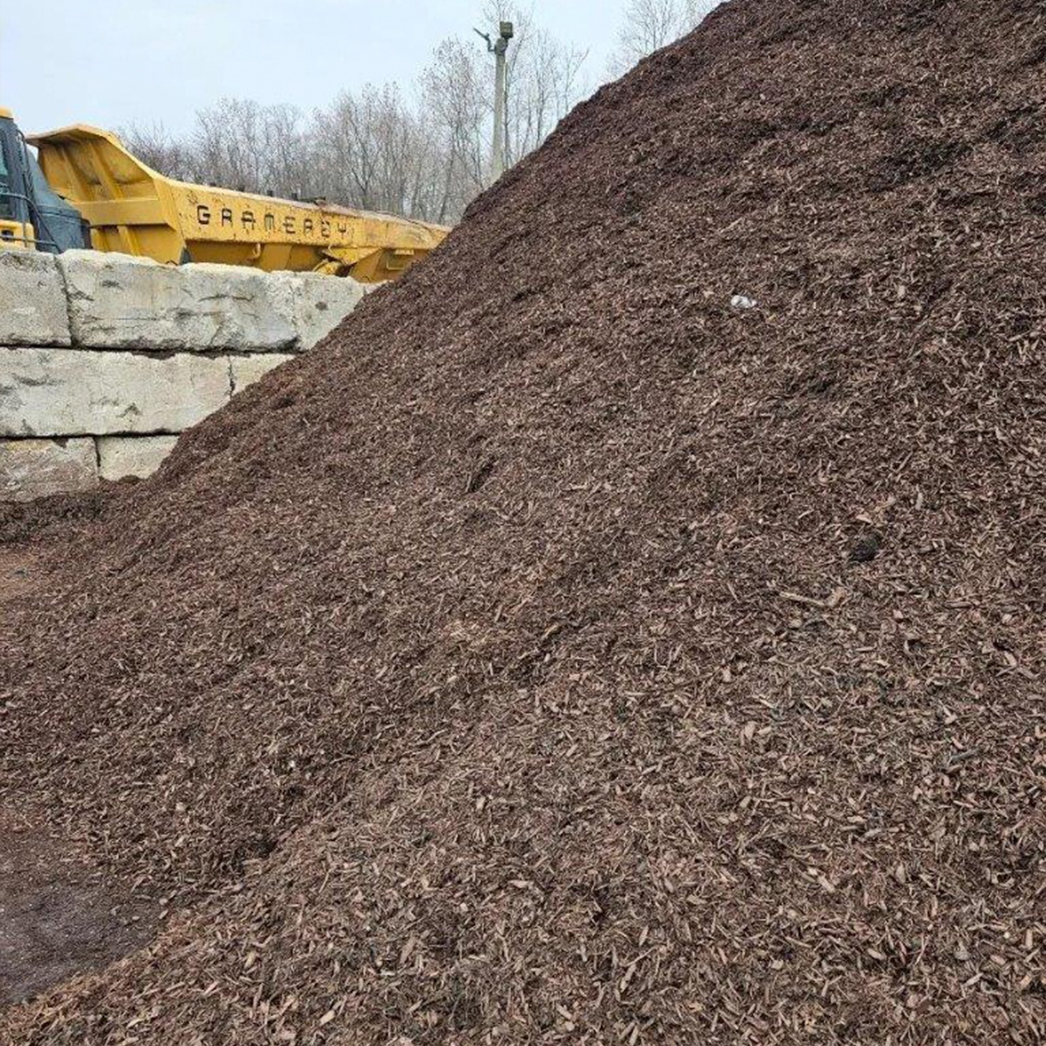 a pile of brown mulch
